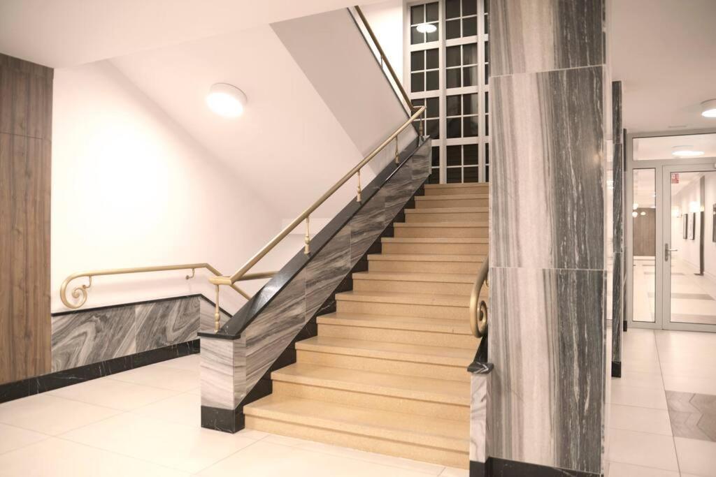 Elegant Apartment In The City Center Wrocław Eksteriør billede